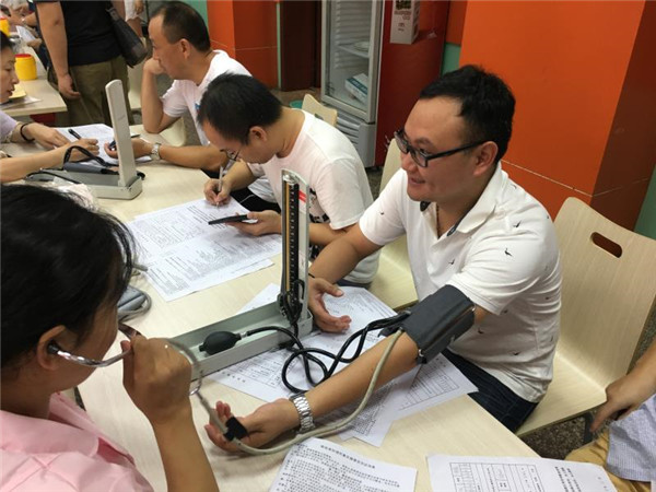 古鎮(zhèn)公司工會組織員工積極響應國資委關于無償獻血的倡議