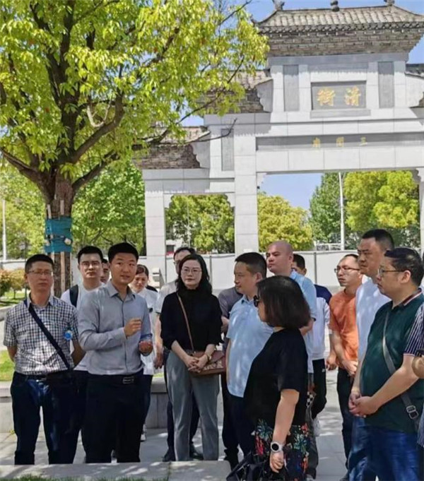 代繼波一行到三閭廟考察調(diào)研歷史文化街區(qū)保護修繕工作
