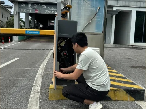 不懼高溫 “熱”力十足！致敬高溫下堅(jiān)守崗位的古鎮(zhèn)工作者（一）