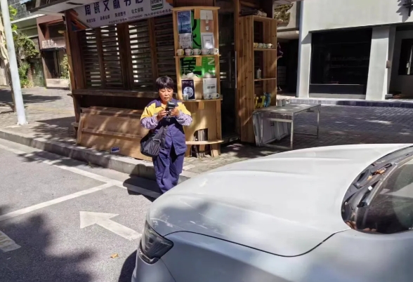 不懼高溫 “熱”力十足！致敬高溫下堅(jiān)守崗位的古鎮(zhèn)工作者（一）