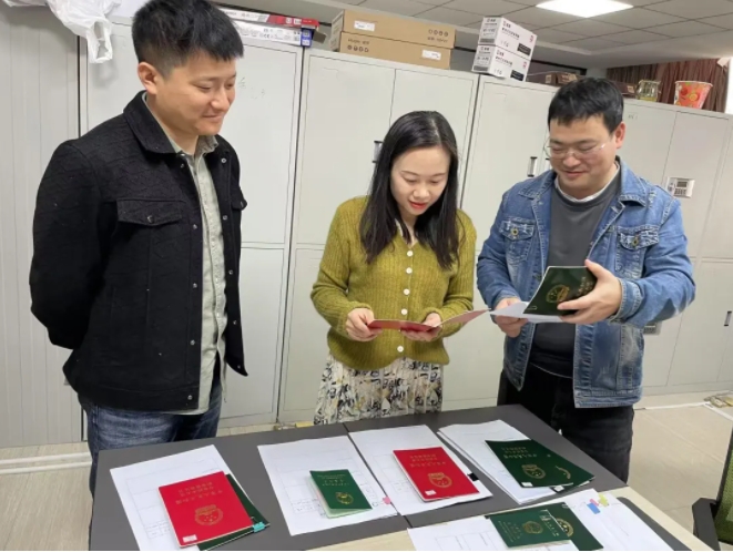 市古鎮(zhèn)投資公司圓滿(mǎn)完成職稱(chēng)和職業(yè)資格評(píng)審